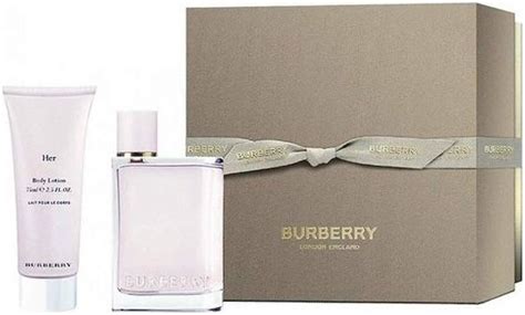 Burberry Burberry Her Gift Set 50ml EDP + 75ml Body Lotion.